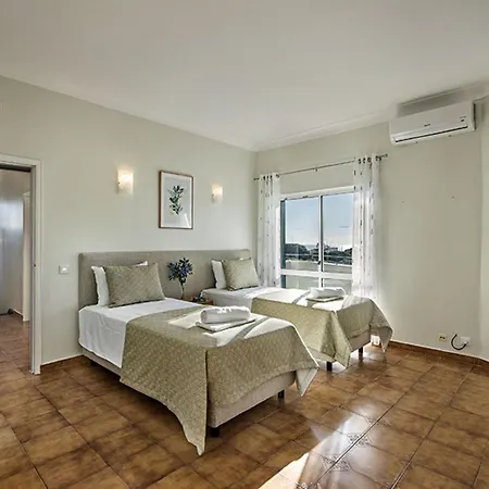 Monteiro V4 - Vip By Interhome *