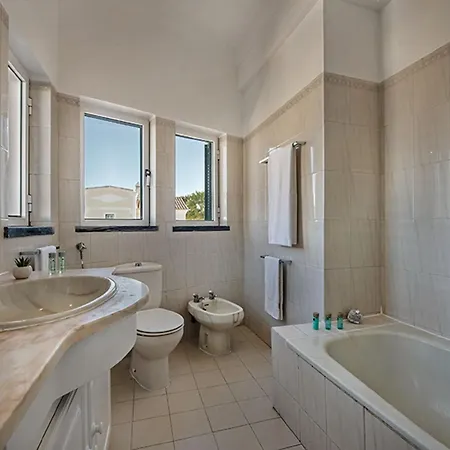 Monteiro V4 - Vip By Interhome