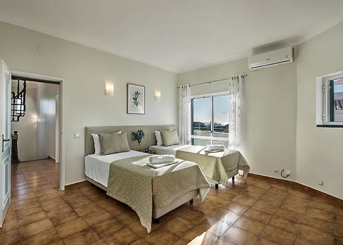 Monteiro V4 - Vip By Interhome *