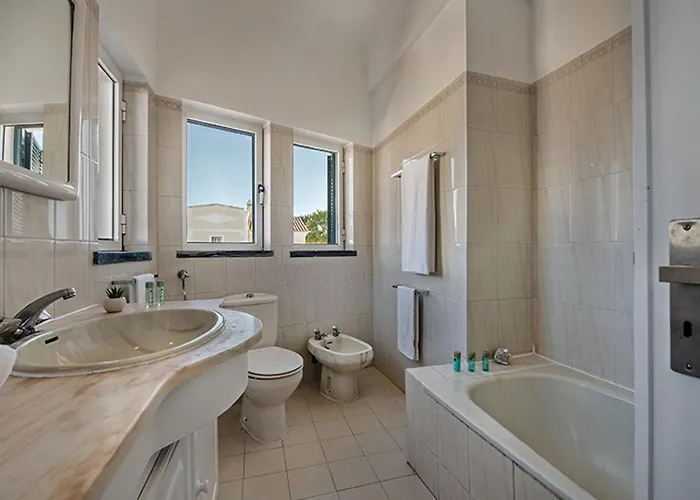 Monteiro V4 - Vip By Interhome